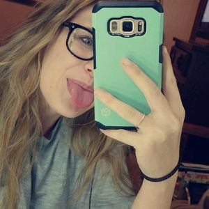 Meet your Posher, Hannah